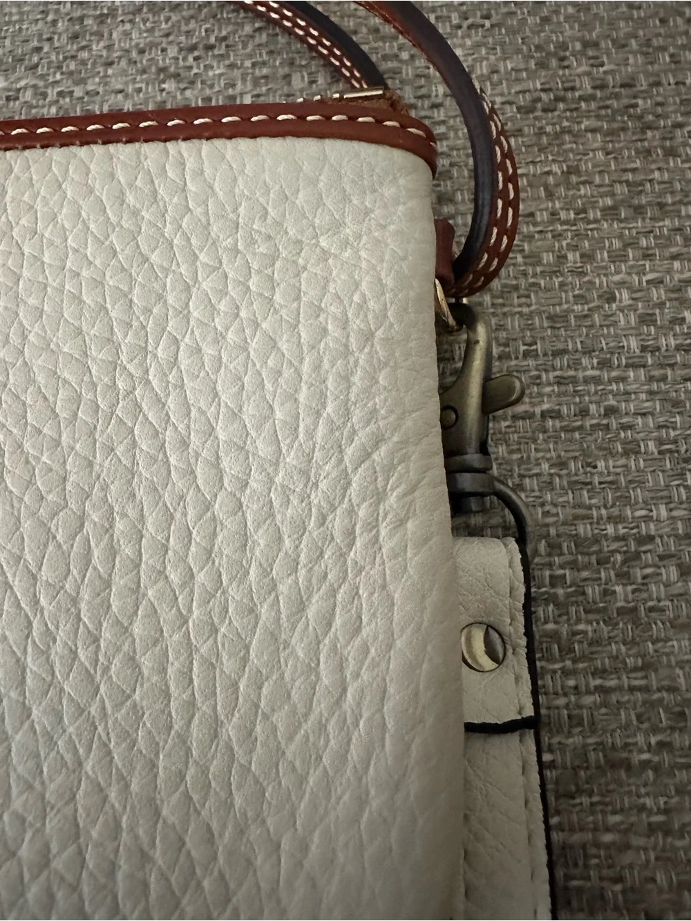 Dooney & Bourke Pebble Grain Camera Zip Crossbody Wristlet Bone Cream ZR120